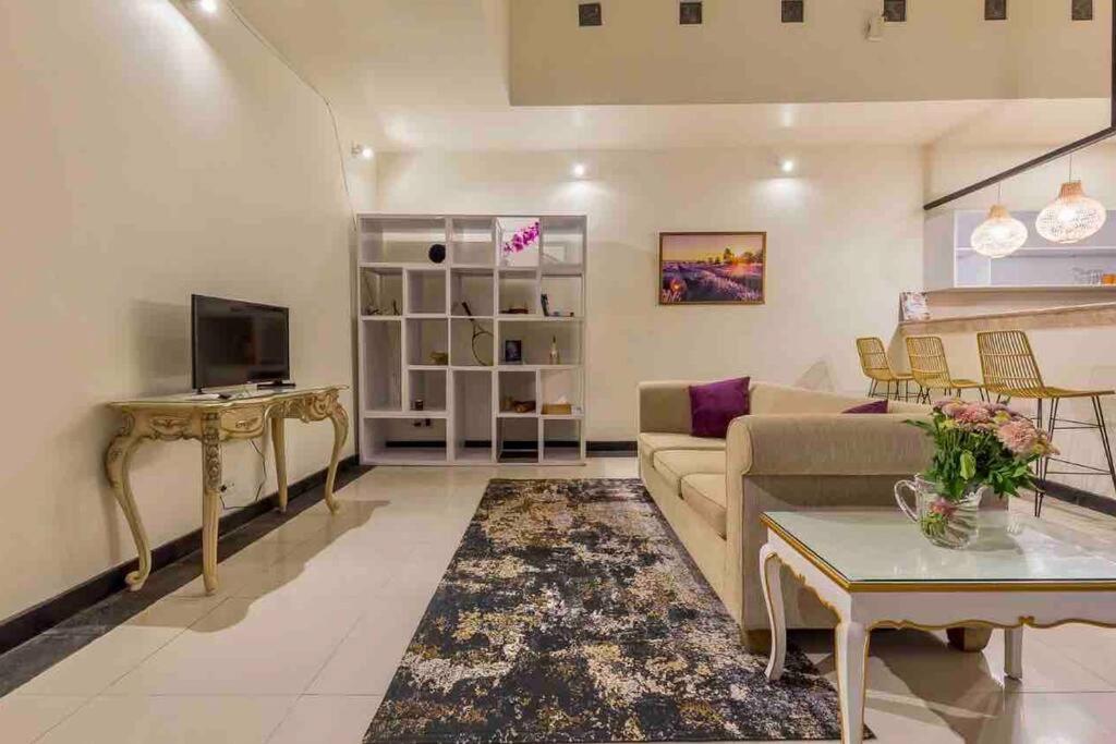 Villa Spacious 2bdr Walking Eat&shop Street *